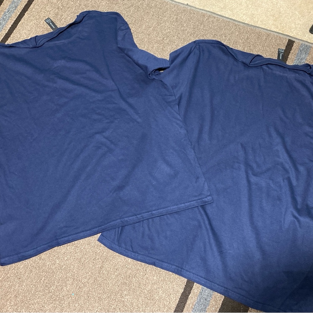 2 Gildan softstyle Men's Blue T-Shirts  XL NEW - Picture 2 of 5